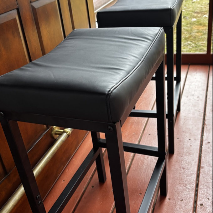 Elevating the Heart of the Home with Tailored Counter Seating