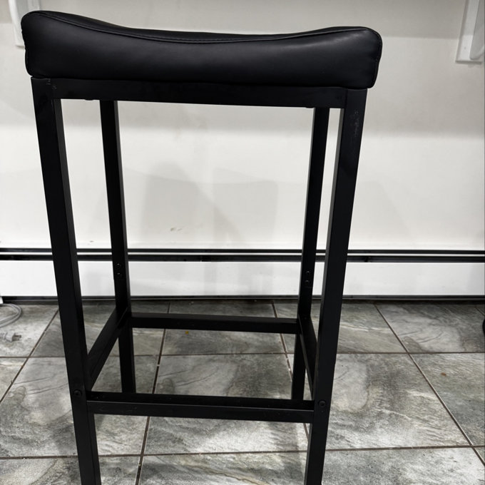 Elevating the Heart of the Home with Tailored Counter Seating
